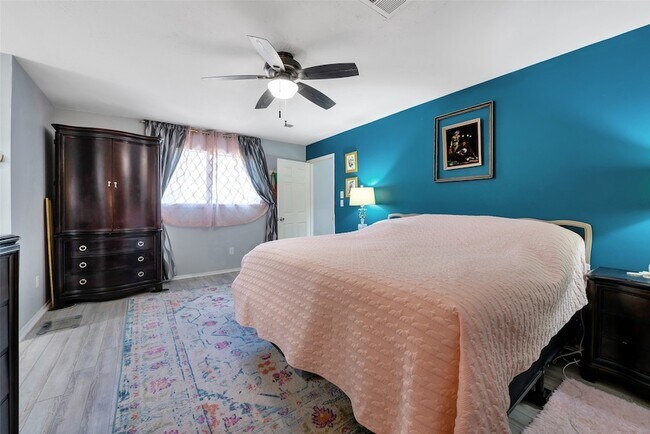 Building Photo - 116 W White Willow Cir