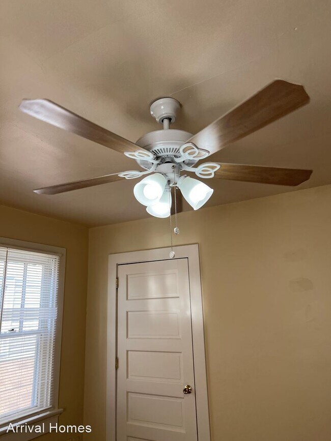 Building Photo - 3 br, 1 bath House - 724 W Fairview Ave