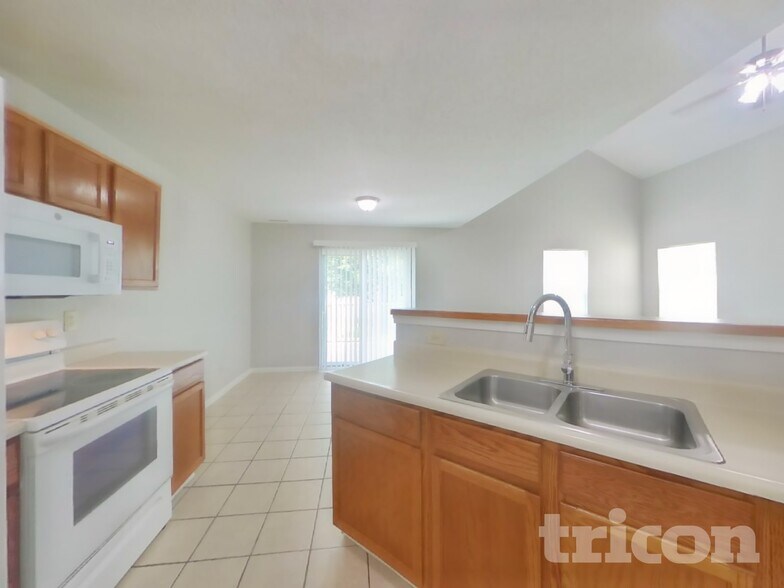 Building Photo - 1310 Kenwood Dr