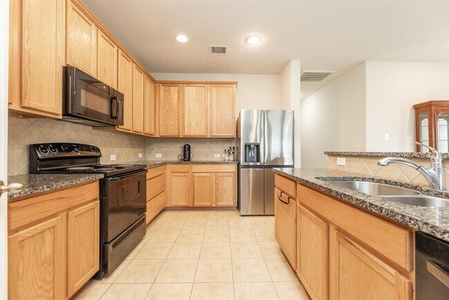 Building Photo - 11403 E Lake Gables Dr