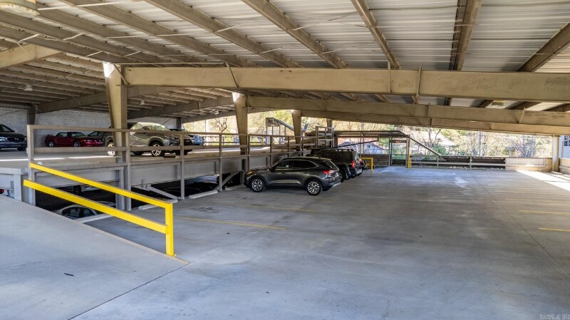 Building Photo - 3700 Cantrell Rd