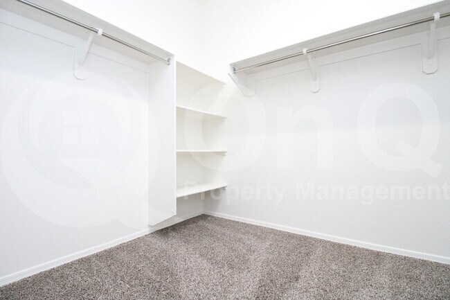 Building Photo - 36386 W Mallorca Ave