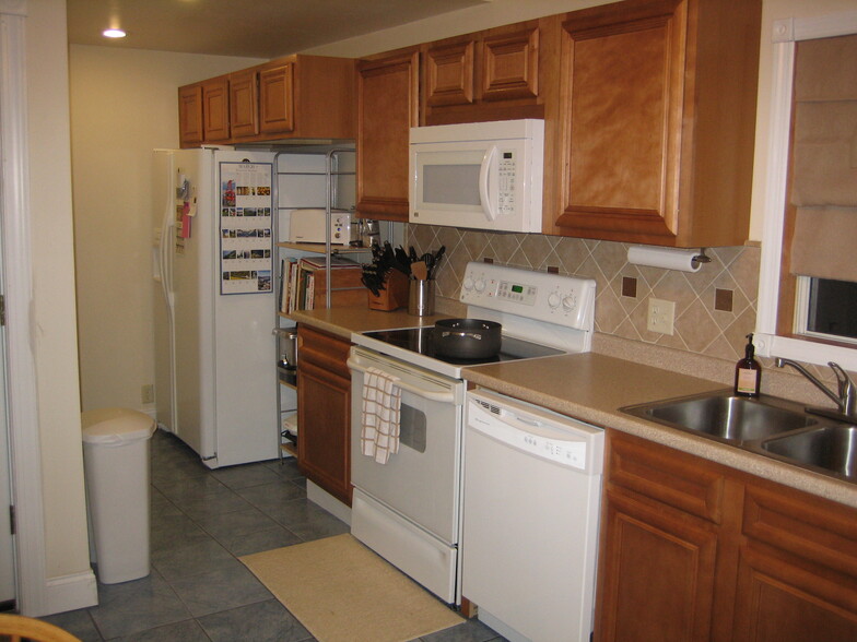 Building Photo - 41 E Kerr St
