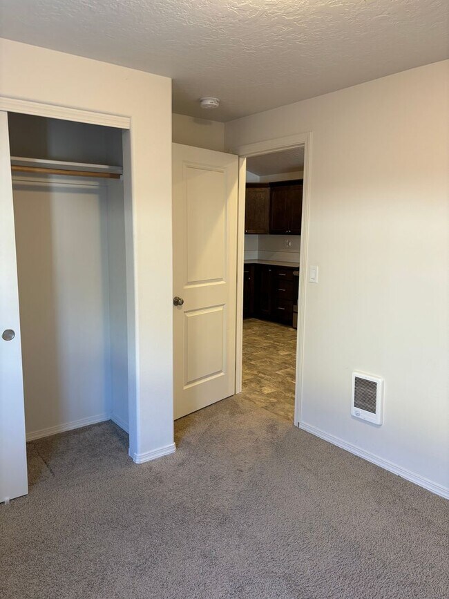 Building Photo - 51580 Stillwell