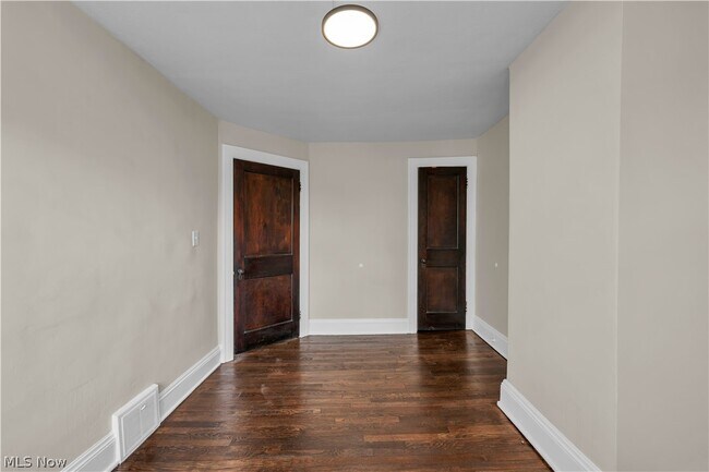 Building Photo - 8505 Bancroft Ave