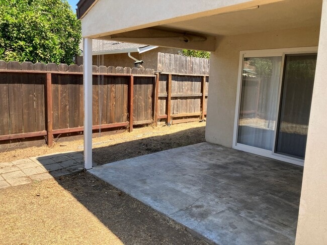 Building Photo - 2025 Wylie Dr