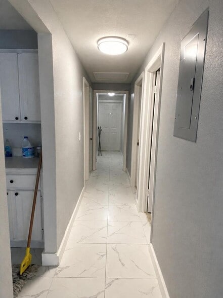 Building Photo - 2553 Martha St