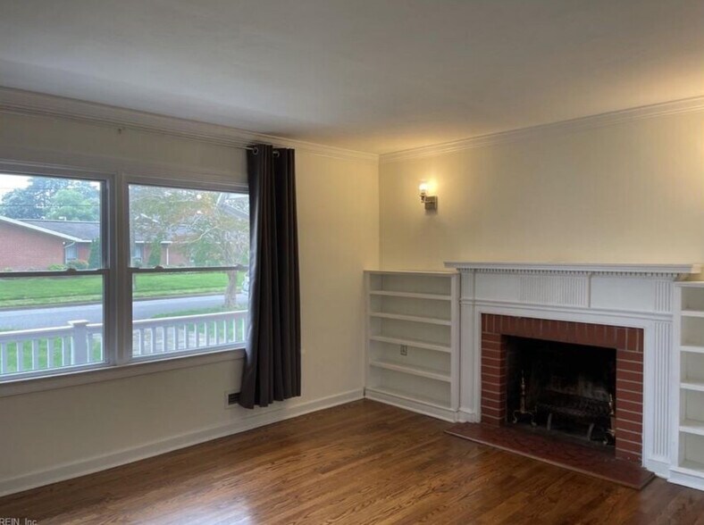 Building Photo - 2754 Greendale Ave