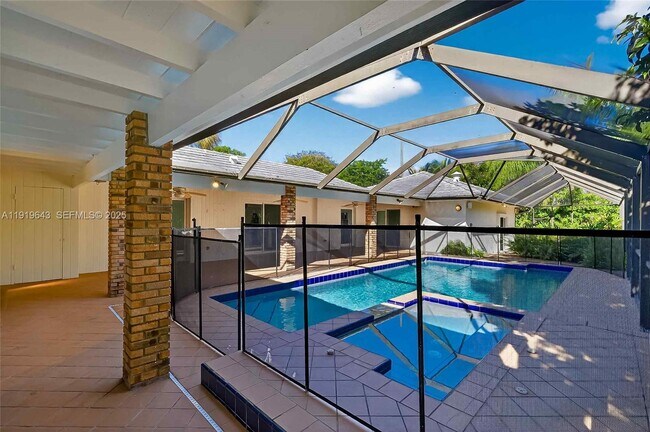 Building Photo - 6731 SW 138th St