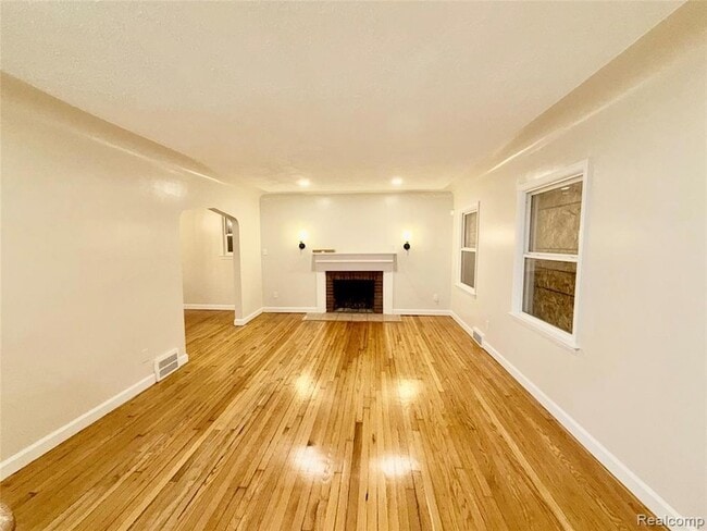 Building Photo - 9899 Balfour Rd