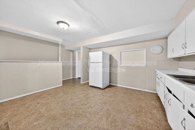 Building Photo - 10409 Renfrew Dr