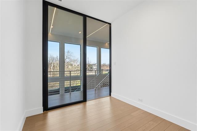 Building Photo - 3633 Thedford Ave