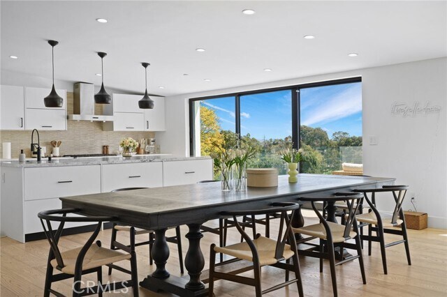 Building Photo - 1812 Navy St