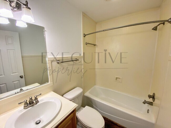 Building Photo - 3BR/2BA Home with Attached Garage & Fenced Backyard in an Established Lake Charles Neighborhood