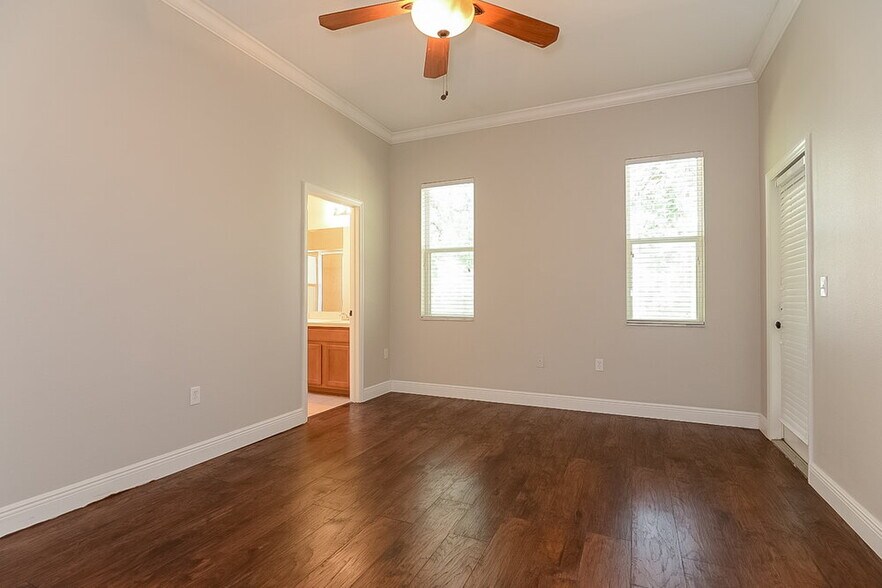 Building Photo - 35107 Meadow Reach Dr