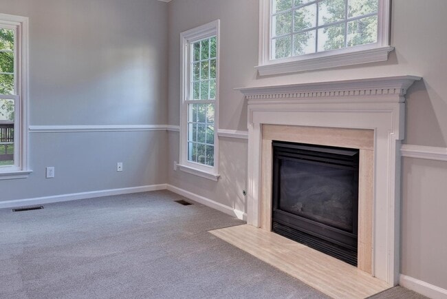 Building Photo - Updated & Spacious Home in Wythe Creek Farms