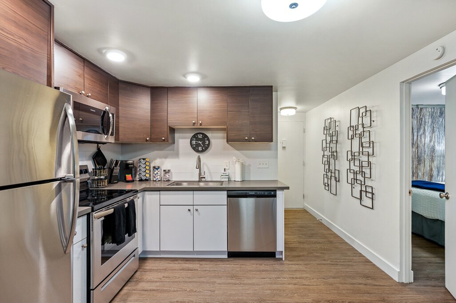 Building Photo - 540 104th Ave SE