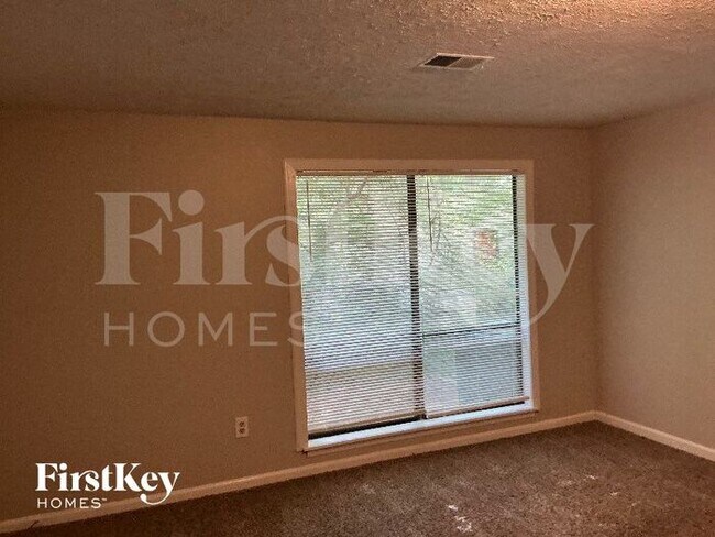Building Photo - 210 Chimney Ridge Trail