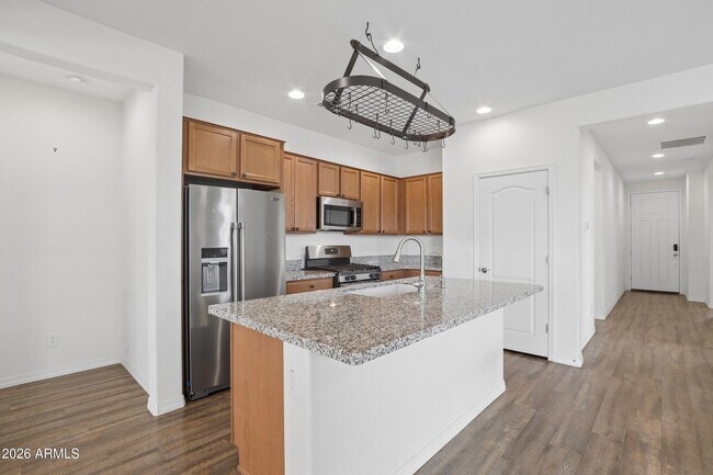 Building Photo - 17863 W Hiddenview Dr