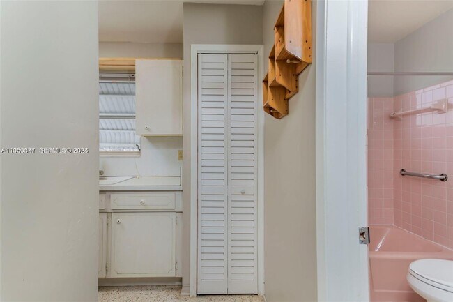 Building Photo - 2215 Jackson St