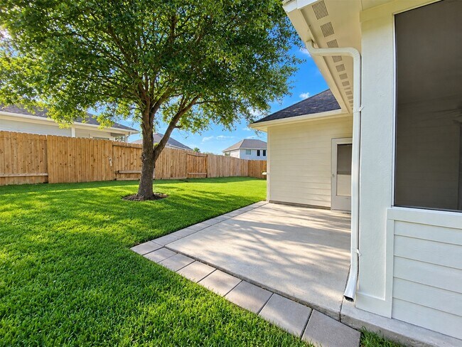 Building Photo - 4903 Summer Ridge Dr