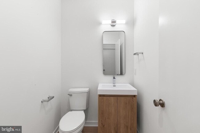 Building Photo - 261 Delmar St