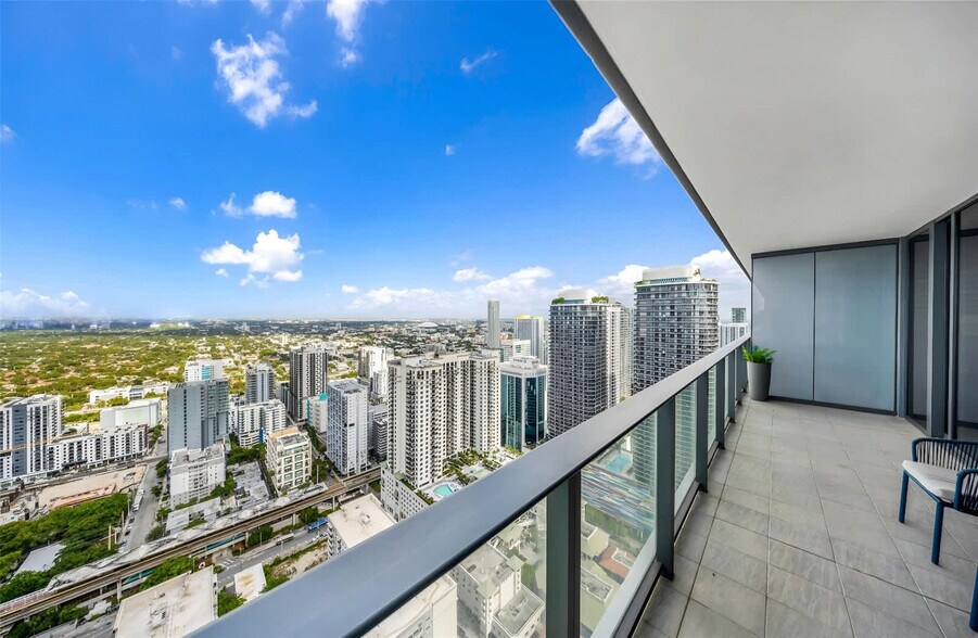 Building Photo - 1000 Brickell Plaza