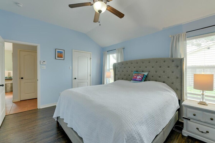 Building Photo - 1509 Oak Harbor Dr