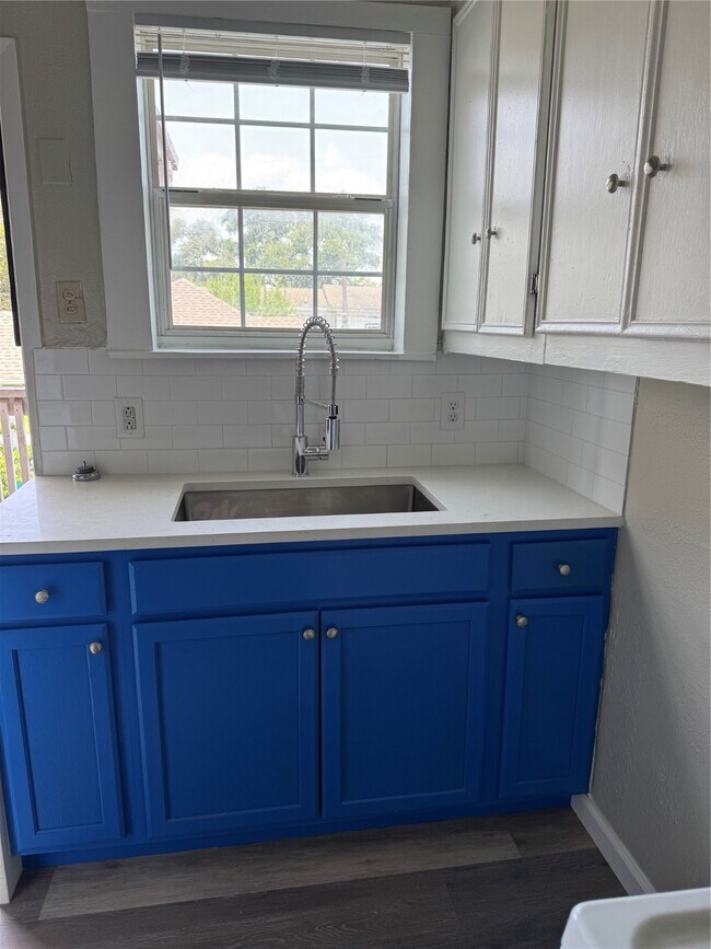 Building Photo - 3628 Avenue O