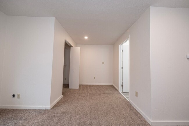 Building Photo - Beautiful 3 Bedroom Home in Franklin Regional School District