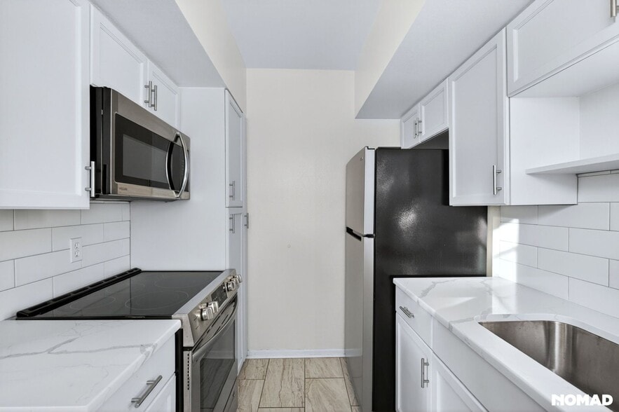 Building Photo - 3150 Pinellas Point Dr S