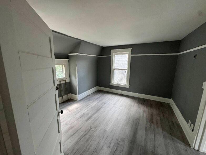 Building Photo - 2106 W Millman St