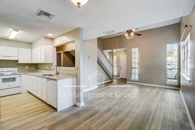 Building Photo - 7523 Oak Chase