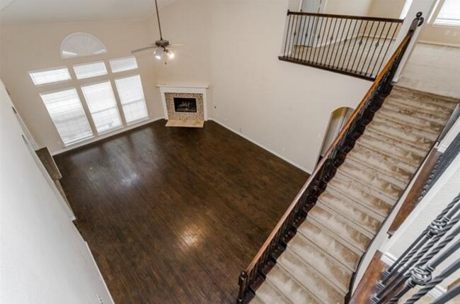 Building Photo - 107 Pinedale Dr