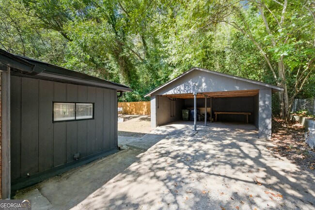 Building Photo - 2541 Santa Barbara Dr NW