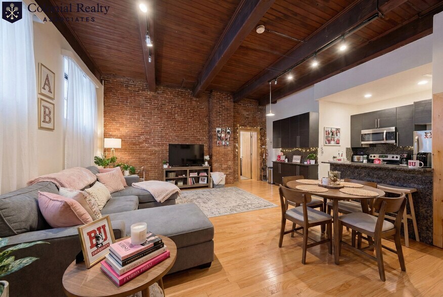 Building Photo - 25 St Marys Ct