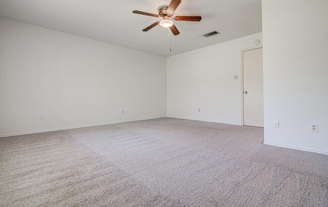 Building Photo - 8710 Piney Creek Bend