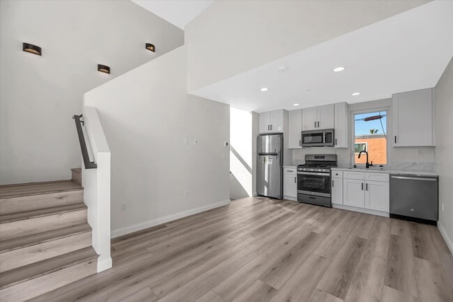 Building Photo - 4050 Cherokee Ave