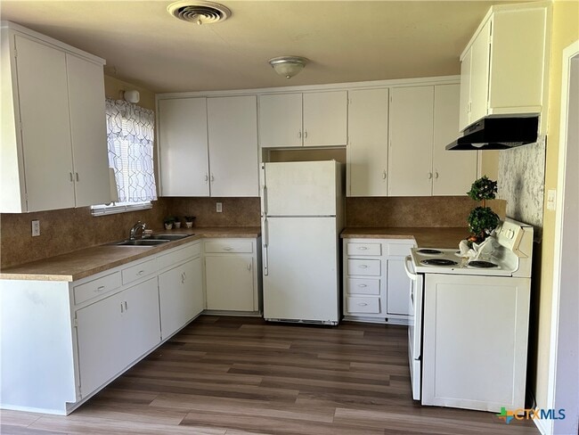 Building Photo - 1317 Zephyr Rd