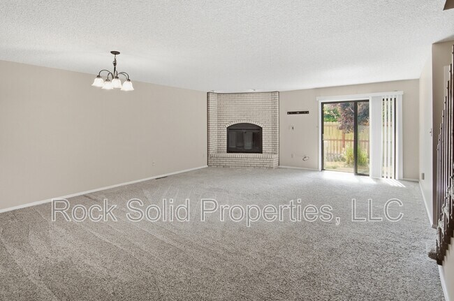 Building Photo - 5416 Meadowbrook Dr