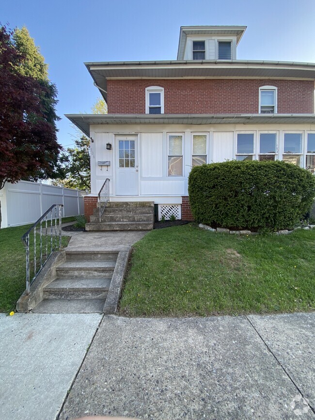 Building Photo - 306 Delaware Ave