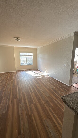 Famiiy Room - 16467 Enclave Village Dr