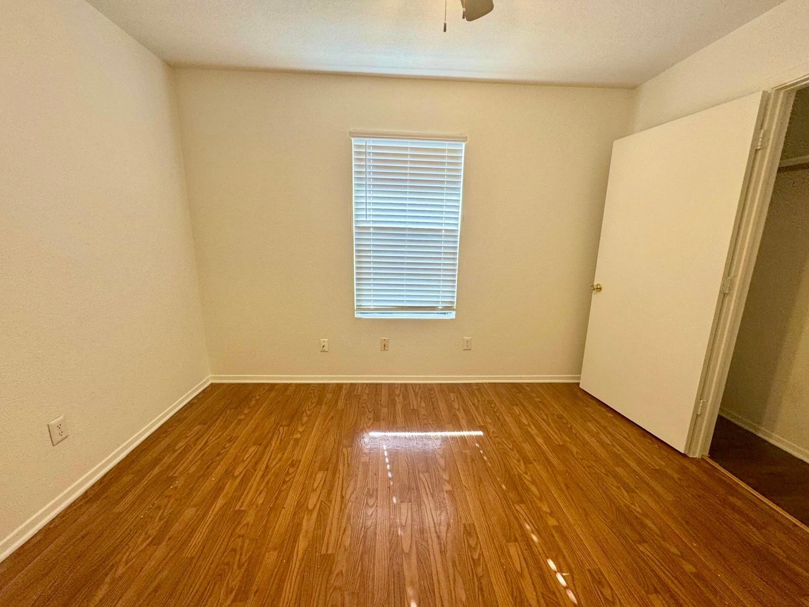 Building Photo - 1112 Leslie Cir