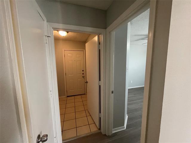 Building Photo - 923 Azalia Dr