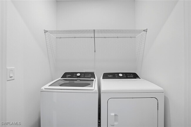Building Photo - 27883 Radiant Ct