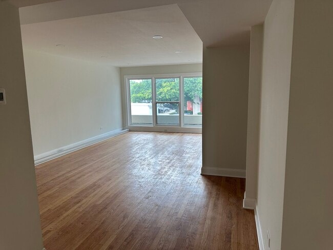 Building Photo - 3927 W 95th St