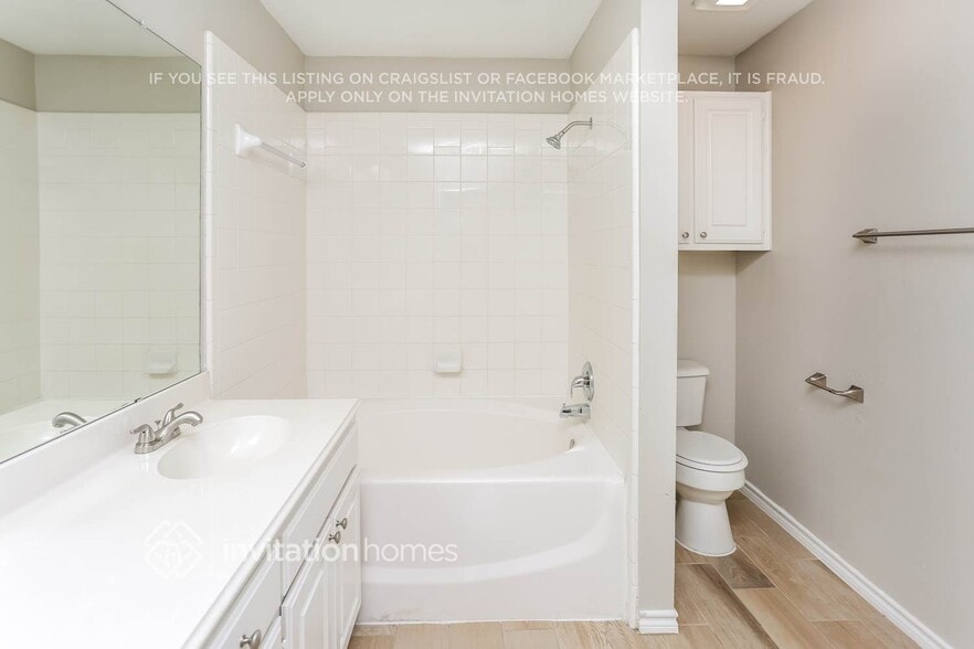 Building Photo - 3909 Honey