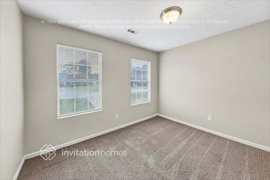 Building Photo - 10 Summer Breeze Ct