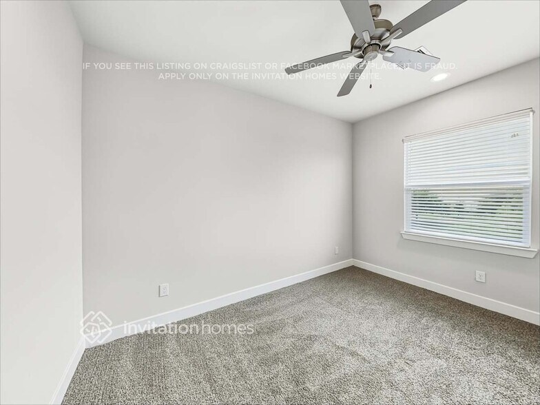 Building Photo - 12410 Executive Dr