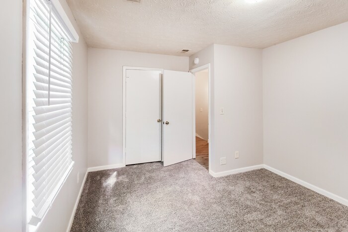 Building Photo - 1205 Masters Ln